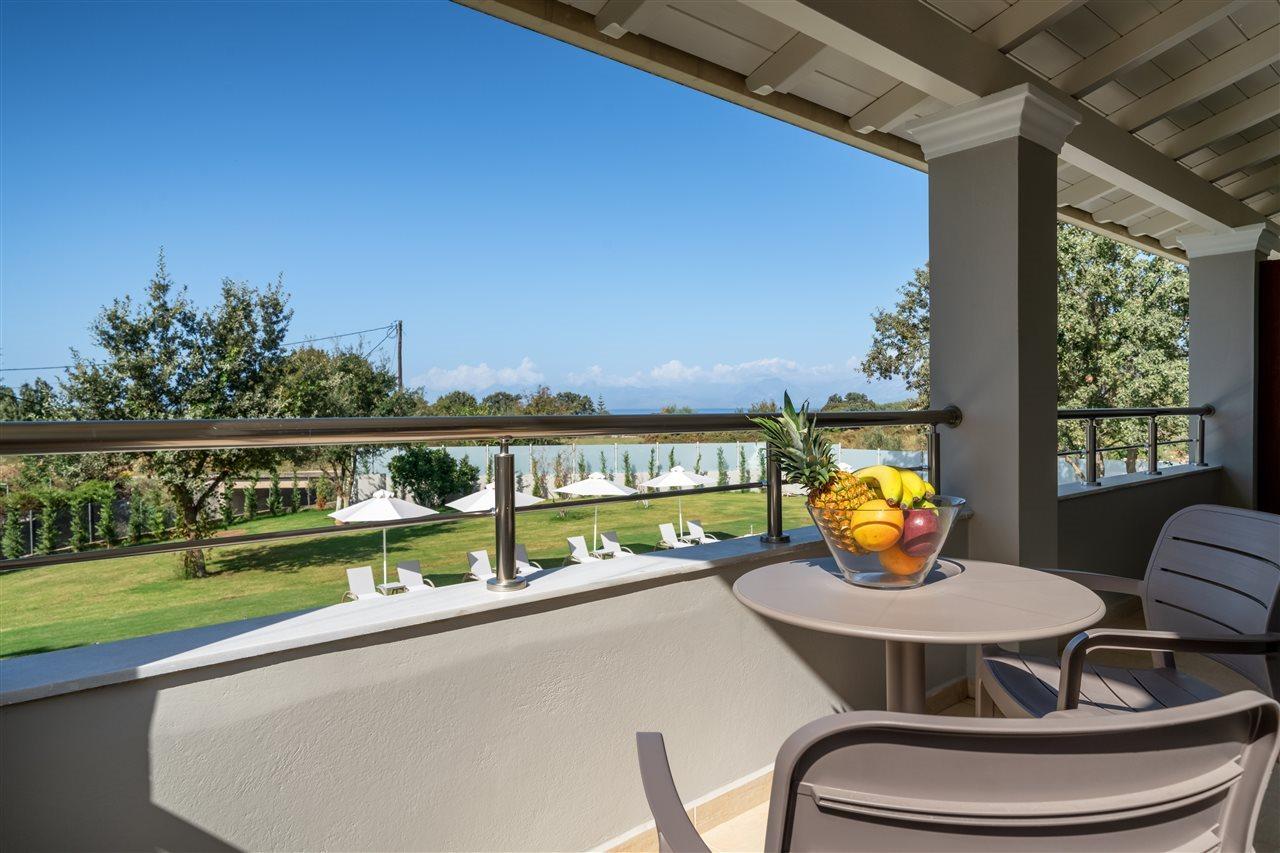 Karavos Apartments อาคาราวี ภายนอก รูปภาพ